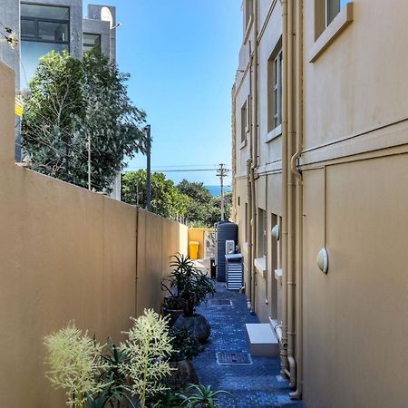 Backup-Powered Camps Bay Garden Apartment Kapstaden Eksteriør billede